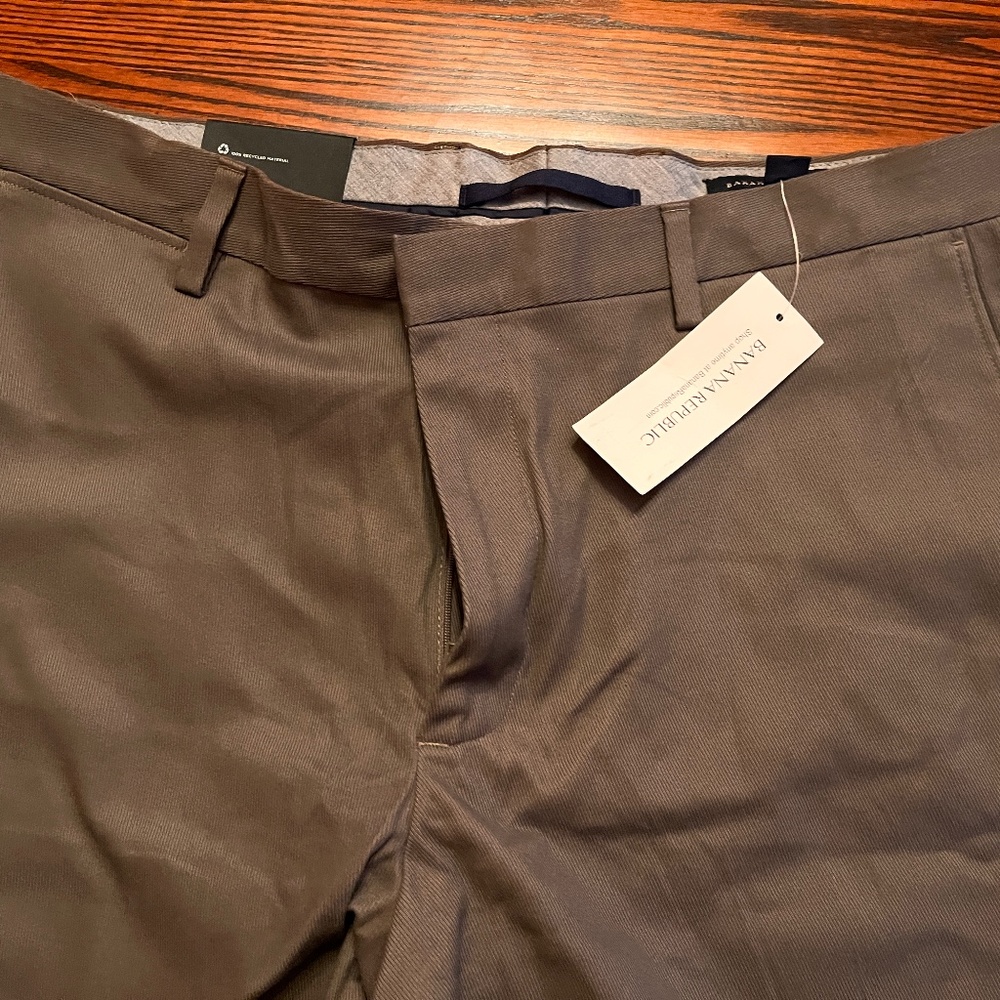 Banana Republic  Classic Fit Chino